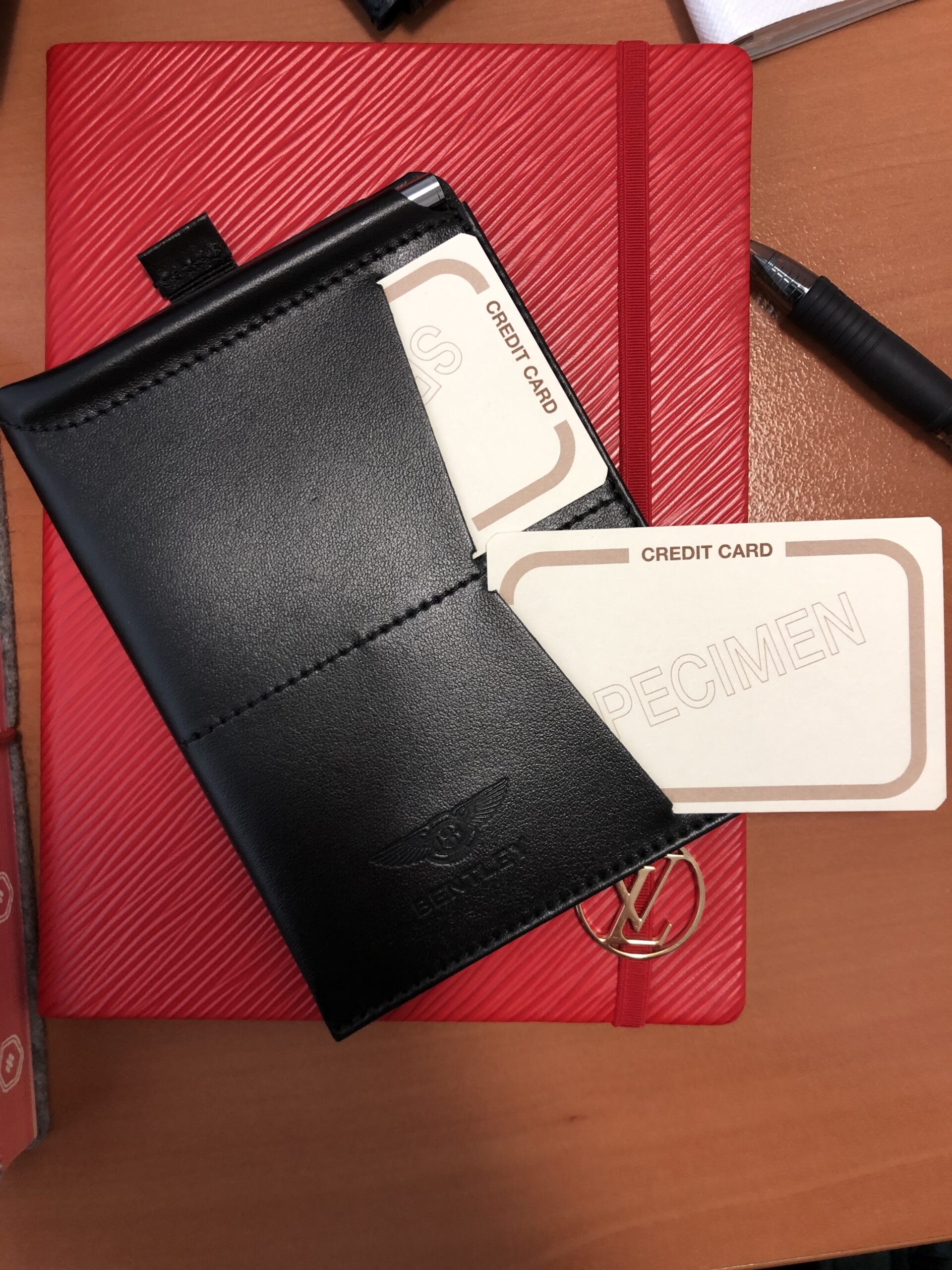 Réalisation sur mesure DADZCOVER pour cadeaux d’affaires à Monaco
